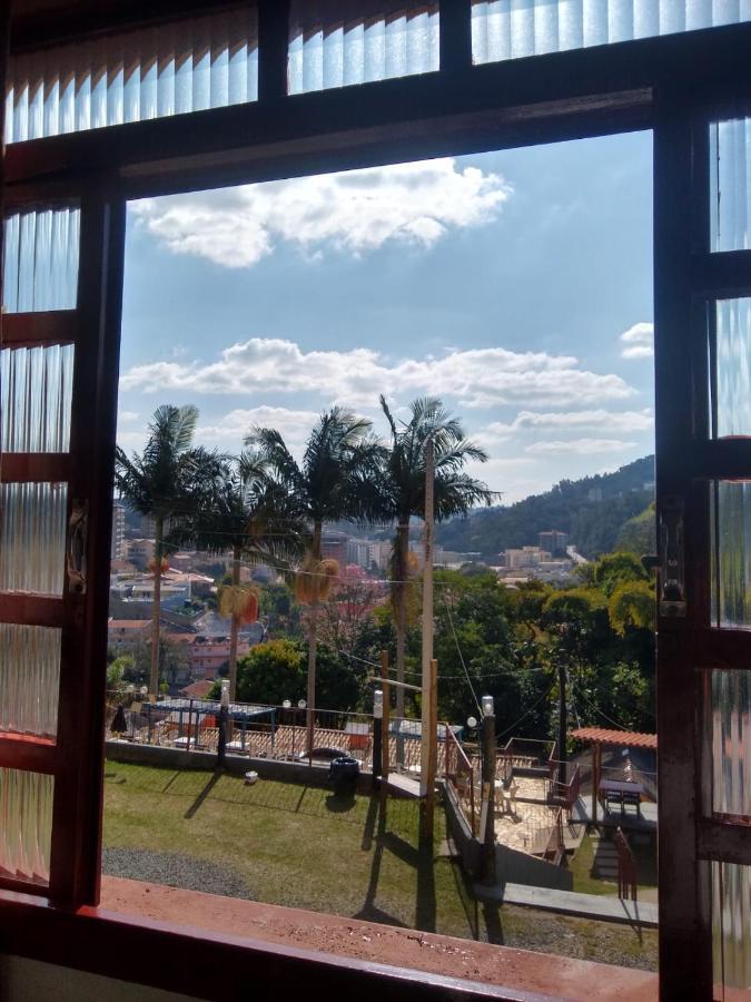 Chale Da Montanha Hotel แซร์ฮาเนกรา ภายนอก รูปภาพ